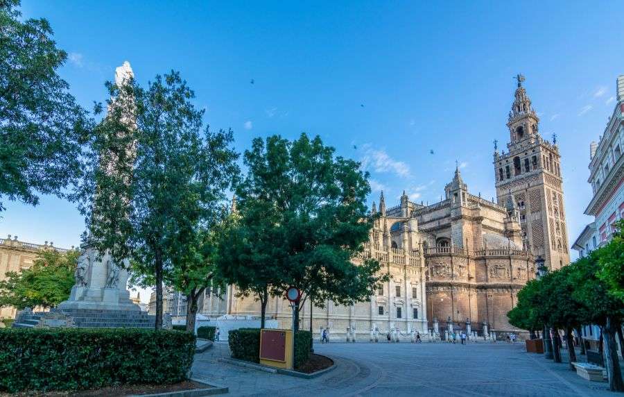 Visita la Catedral de Sevilla con Raquel Rubia